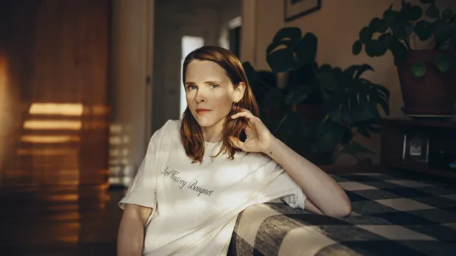 Cassandra Jenkins confirmada no Vodafone Paredes de Coura, 2025.