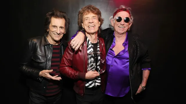 Ronnie Wood, Mick Jagger e Keith Richards dos The Rolling Stones.